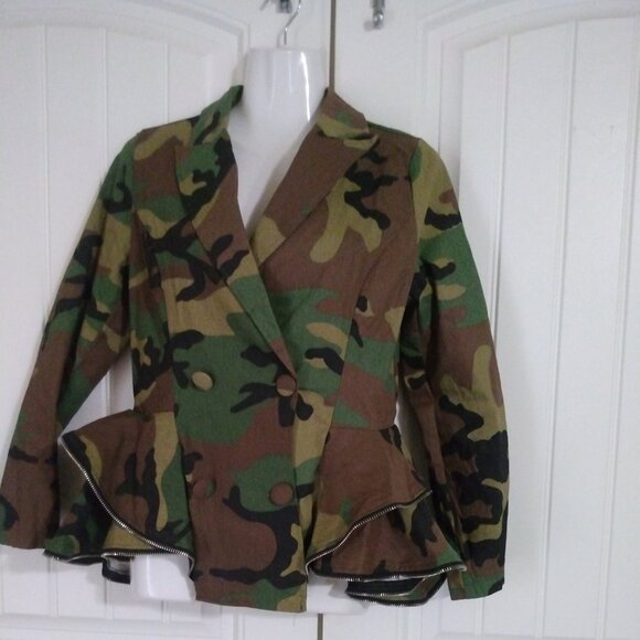 Jackets & Blazers - Camo print blazer Women's